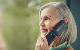 Telefon pro seniory 2026: 9 modelů a co řešit kromě tlačítek