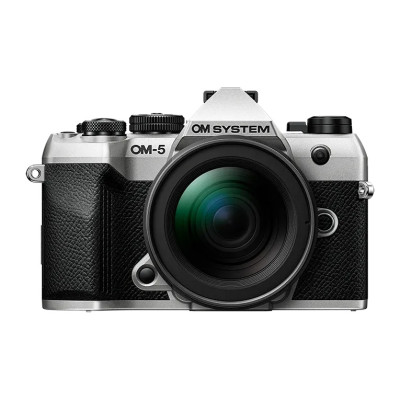 Olympus OM-5 II body silver Zuiko Digital 12-45mm