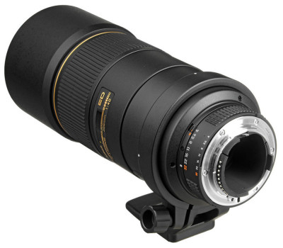 Nikon 300 mm F4D AF-S IF-ED černý