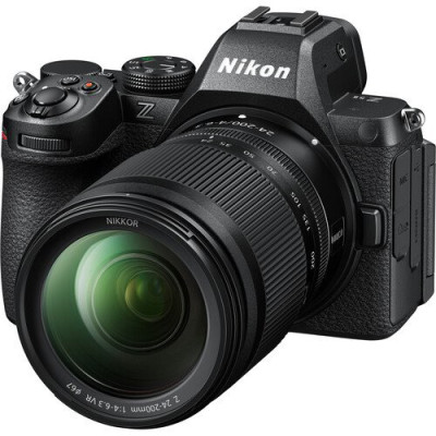 NIKON Z 5 II + 24-200 f/4-6.3