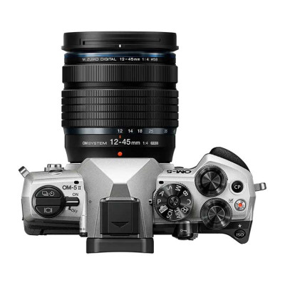 Olympus OM-5 II body silver Zuiko Digital 12-45mm f/4 PRO
