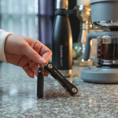 KeySmart iPro Organizér Klíčů s Apple FindMy Černý