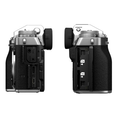 FujiFilm X-T5 body silver + XF 16-80 mm