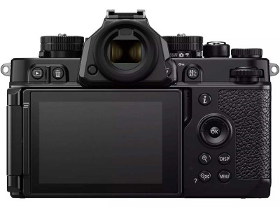 Nikon Z f Silver + 24-105mm f/4-7.1