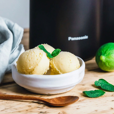 Panasonic MJ-L800 pomalootáčkový odšťavňovač bílý