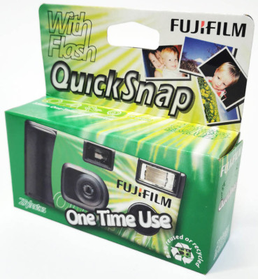 FujiFilm QUICKSNAP UK duhový s bleskem 400 135/27