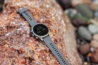 Garmin fenix 9 47mm Titanium/Pebble Gray Sport Band