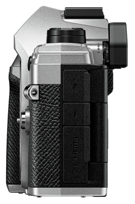 Olympus OM-5 body silver M.Zuiko Digital 12-45mm