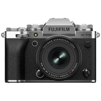 FujiFilm X-T5 body silver + XF 16-80 mm
