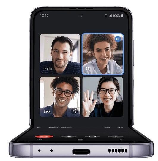 Tak ty nemají konkurenci. Ohebné smartphony Galaxy Z Flip 4 a Z Fold 4 jsou tu.