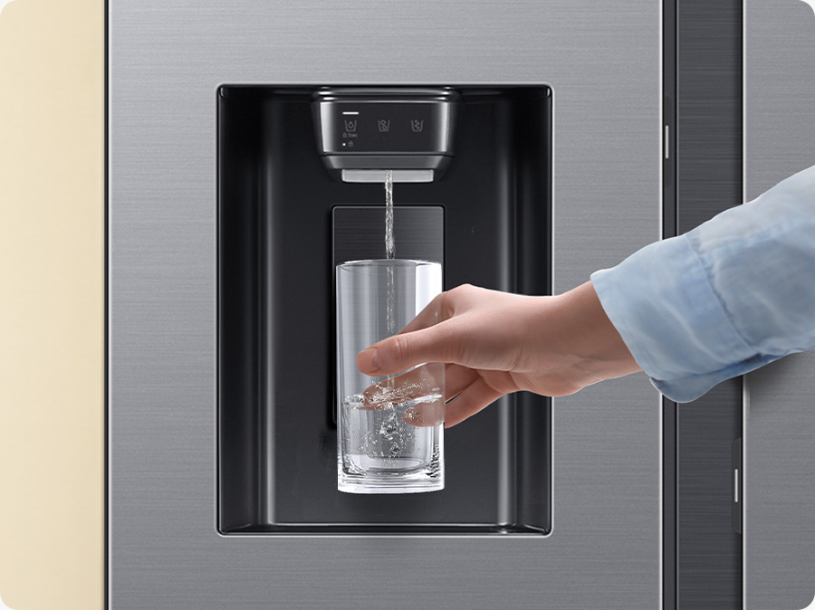 Americká chladnička Samsung RS80F64KEFEO připojení na vodovod