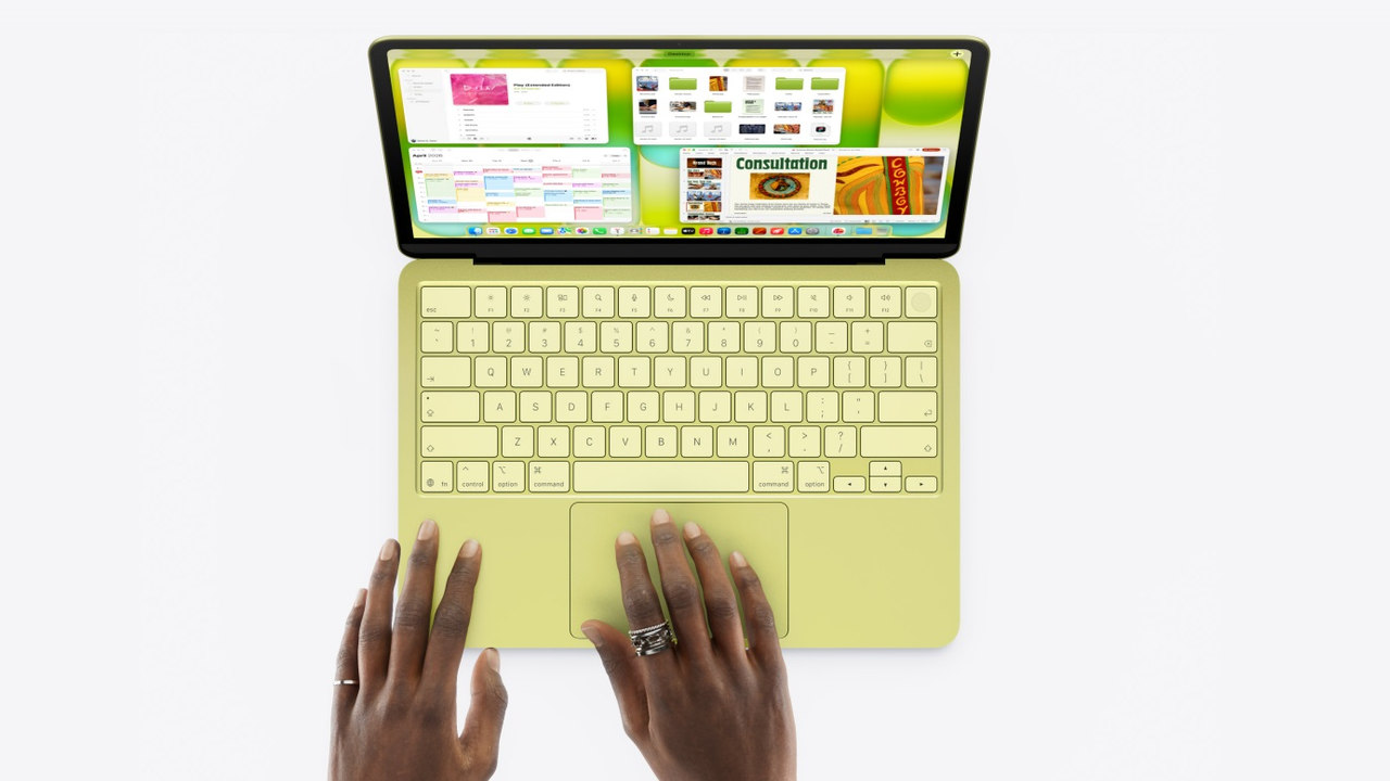 MacBook Neo, první MacBook