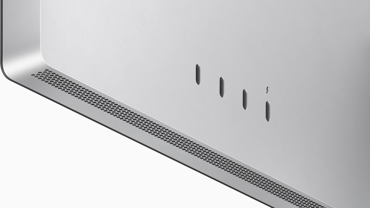 27″ monitor Apple Studio Display nabíjení