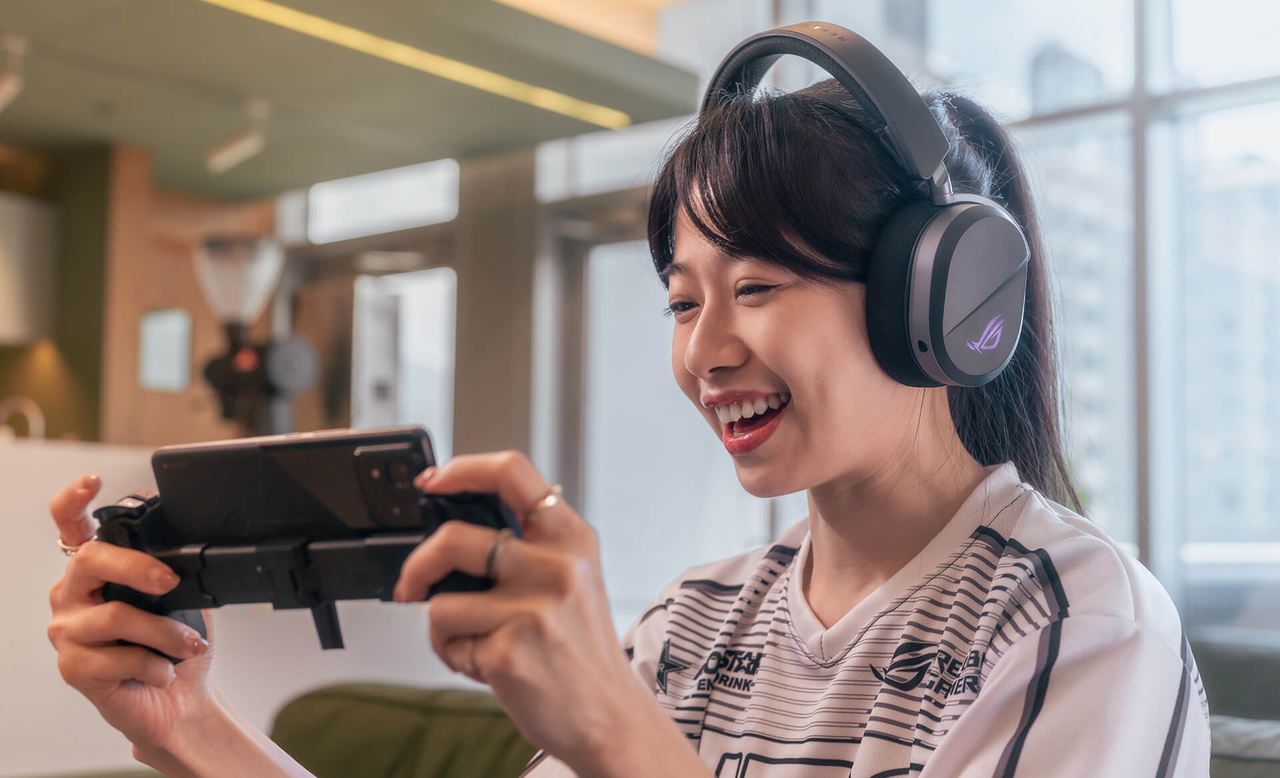 Herní sluchátka Asus ROG Pelta, konektivita