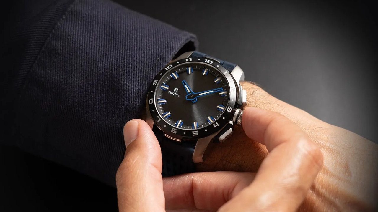 Chytré hodinky Festina Connected Full D, ovládání korunkou a tlačítky