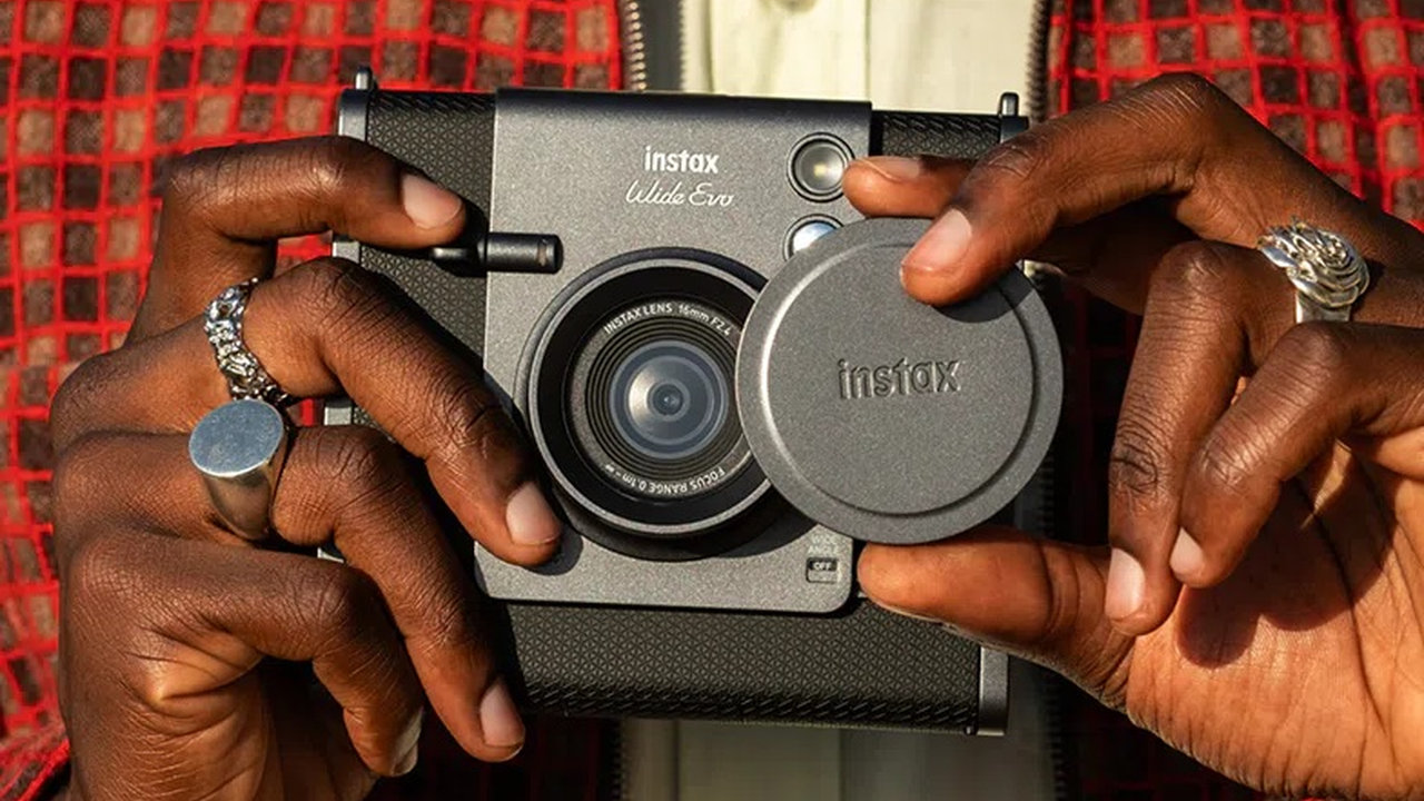 Instantní fotoaparát Instax Wide Evo tisk fotek