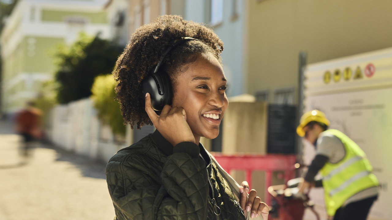 Bezdrátová sluchátka JBL Tour One M3, pokročilé ANC