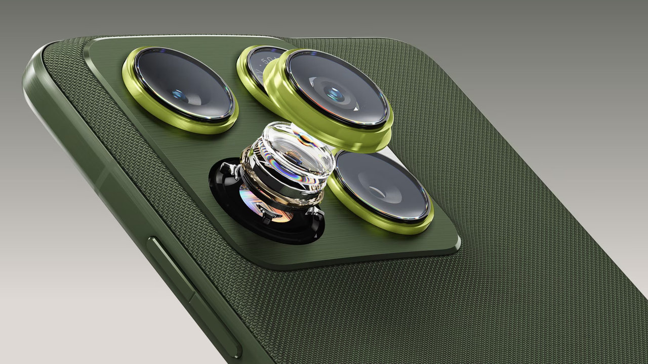 Mobilní telefon Motorola EDGE 70 Xmass Mega Bundle, fotovýbava