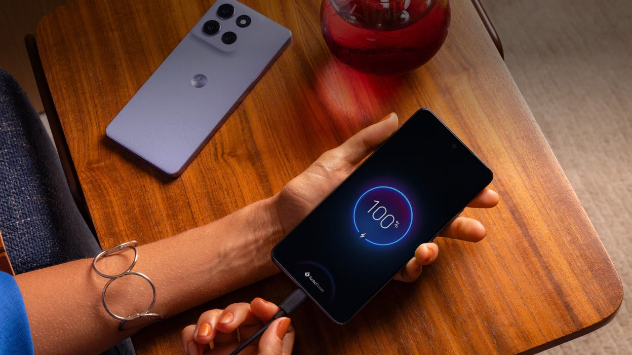 Mobilní telefon Motorola moto g86 5G výkon