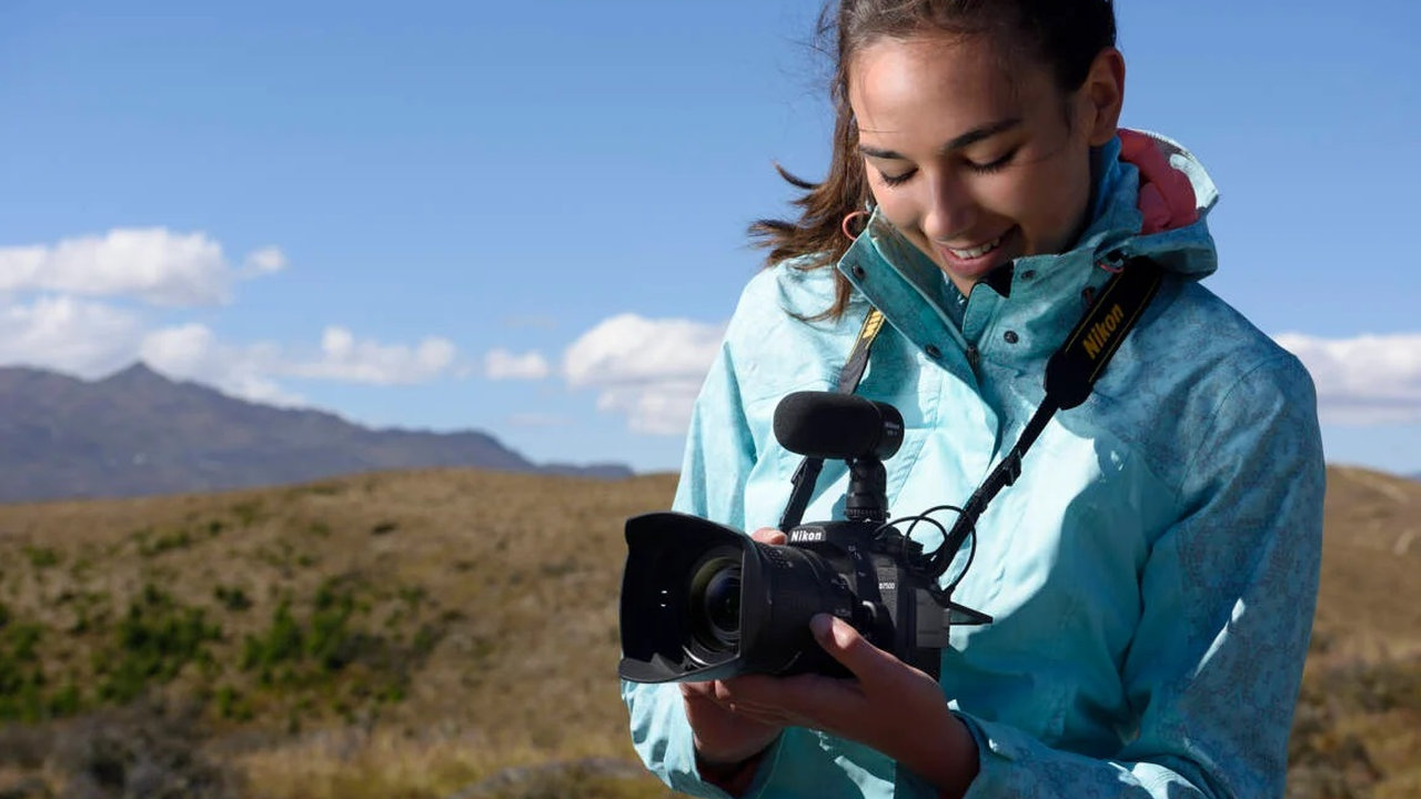 Digitální jednooká zrcadlovka Nikon D7500, videa