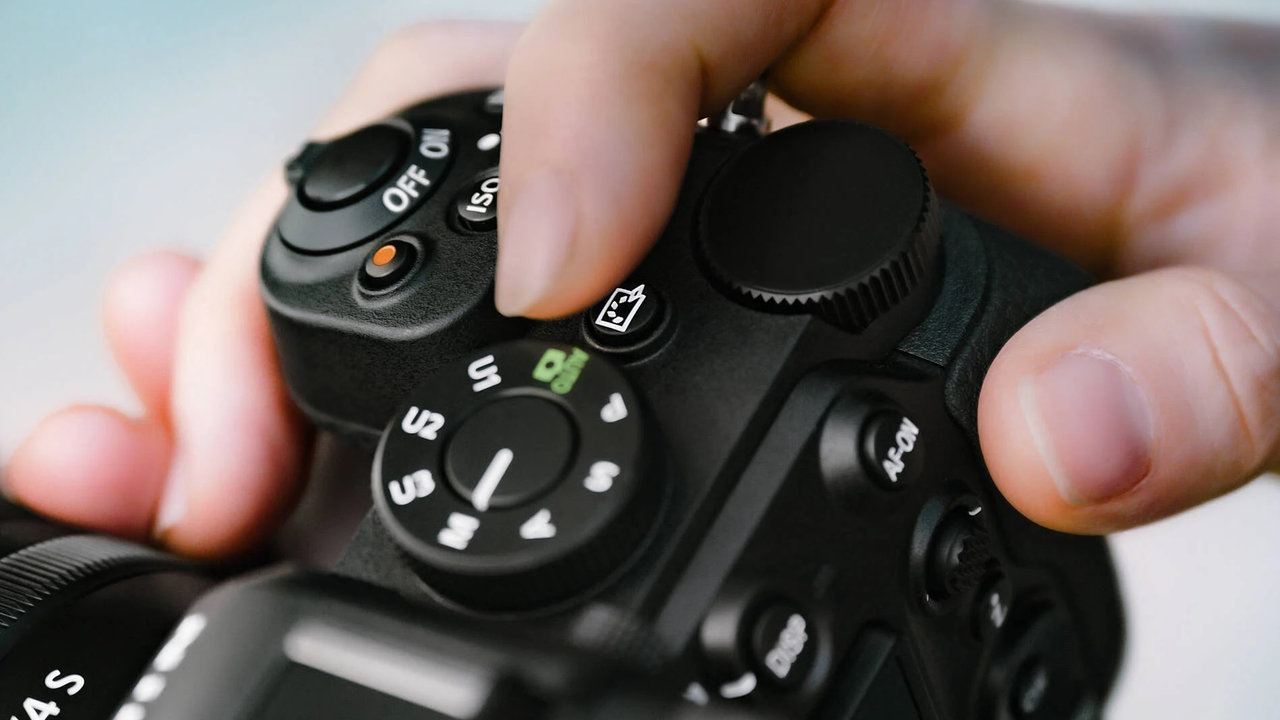 Bezzrcadlový FX fotoaparát Nikon Z5II picture control