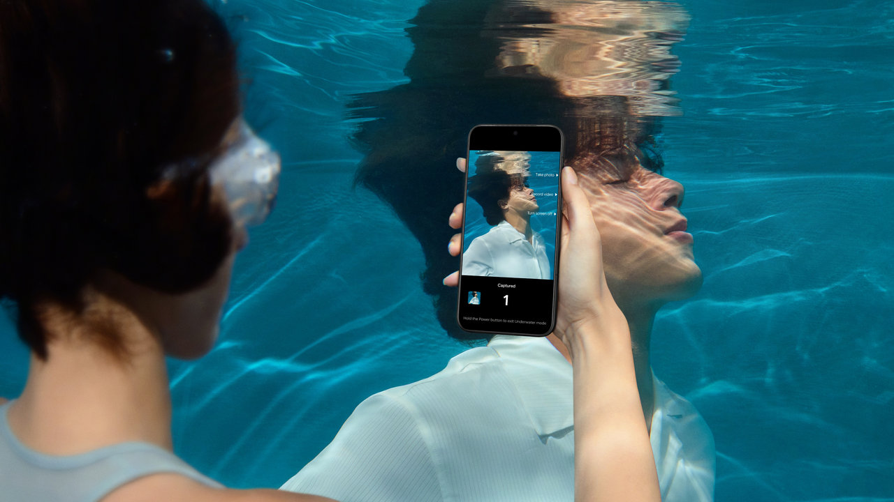 Mobilní telefon OnePlus 15 5G, displej