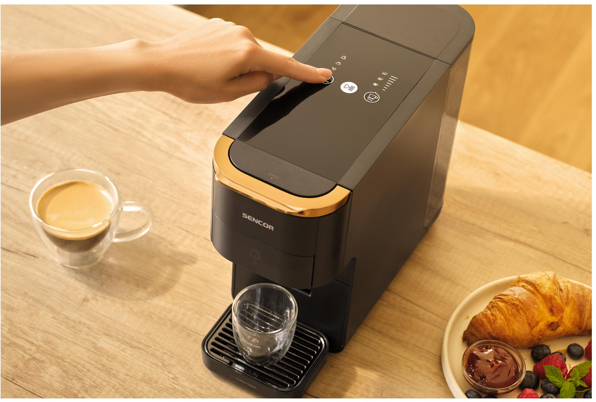SENCOR SCC 1000BK multikapslový kávovar 3v1, design