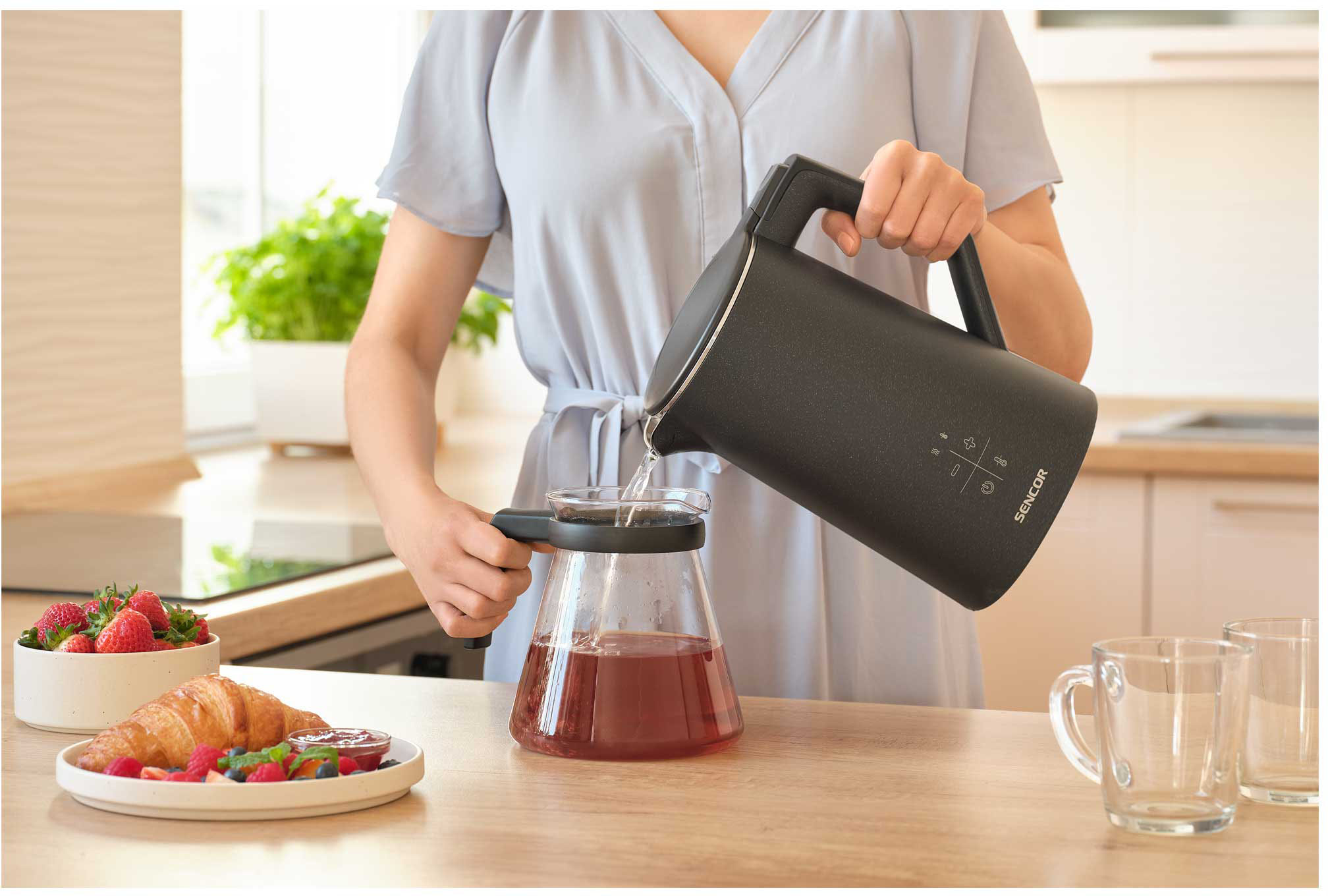 SENCOR SWK 0600BK rychlovarná konvice