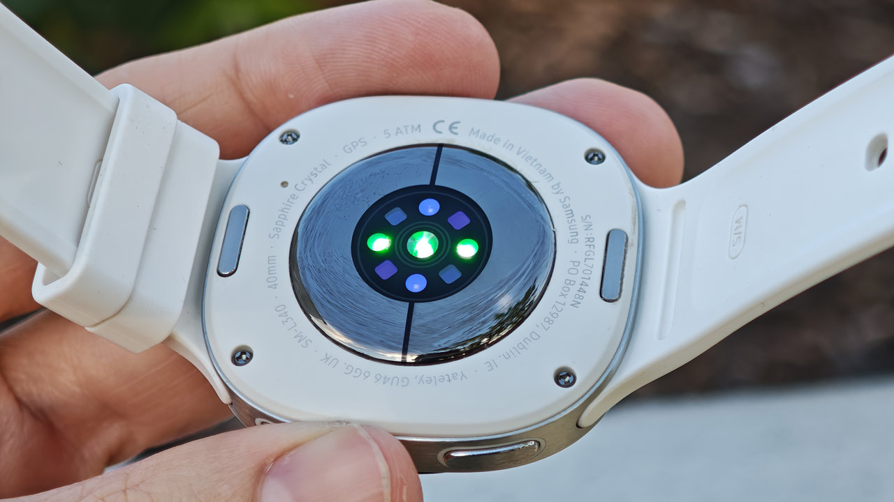 článek recenze nové chytré hodinky Samsung Galaxy Watch9 a každodenní provoz