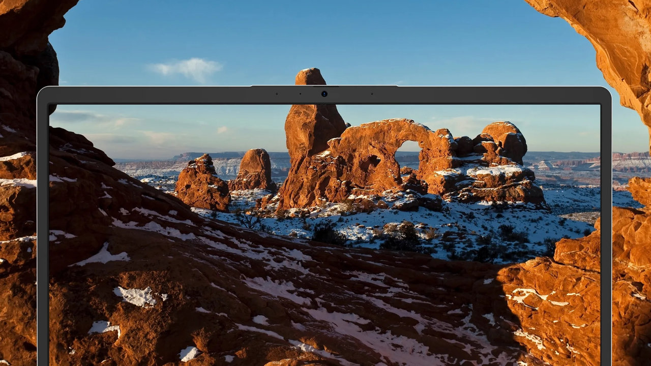 článek novinky Tecno Megabook