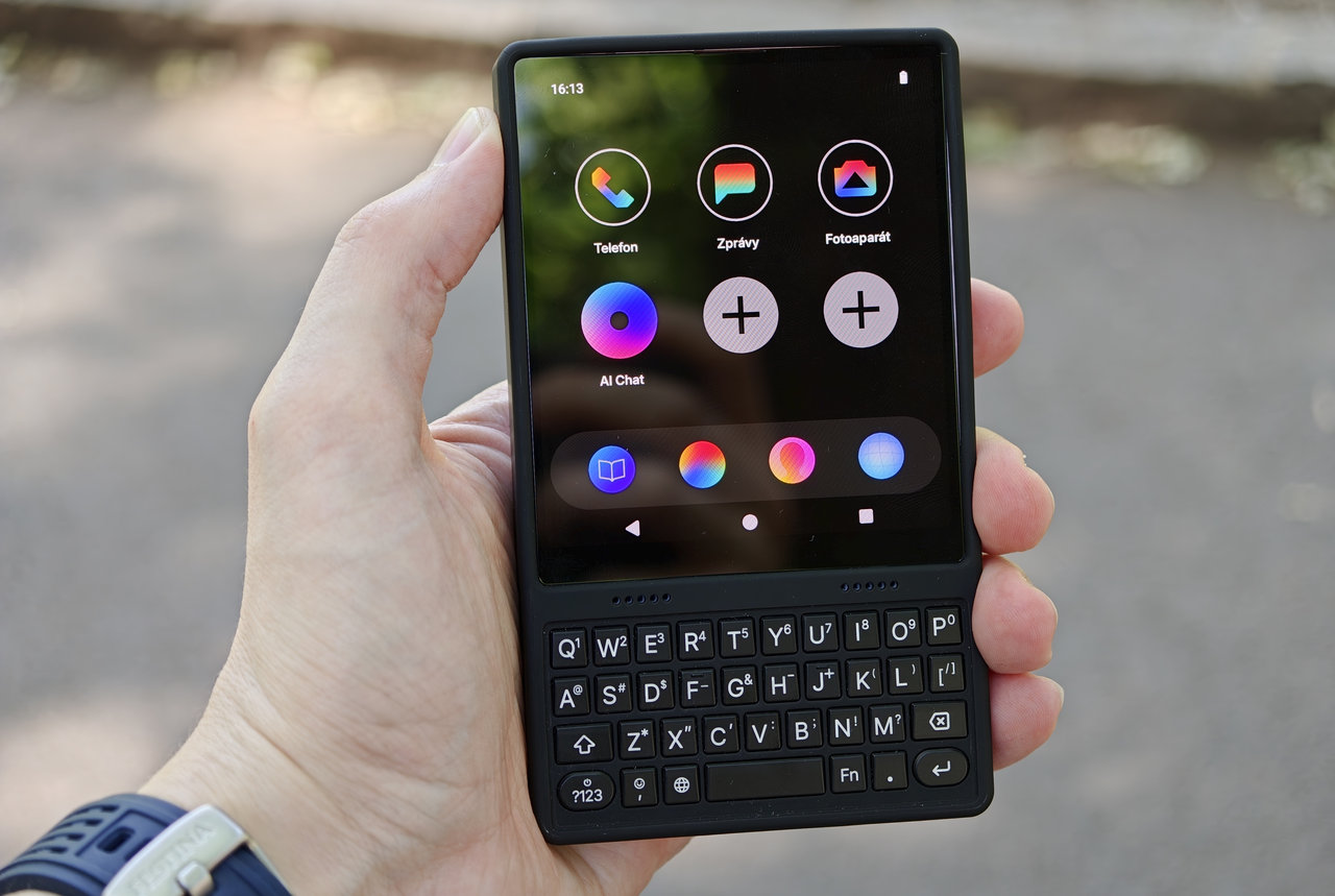článek recenze Mobilní telefon IKKO MindOne Pro, AI systém