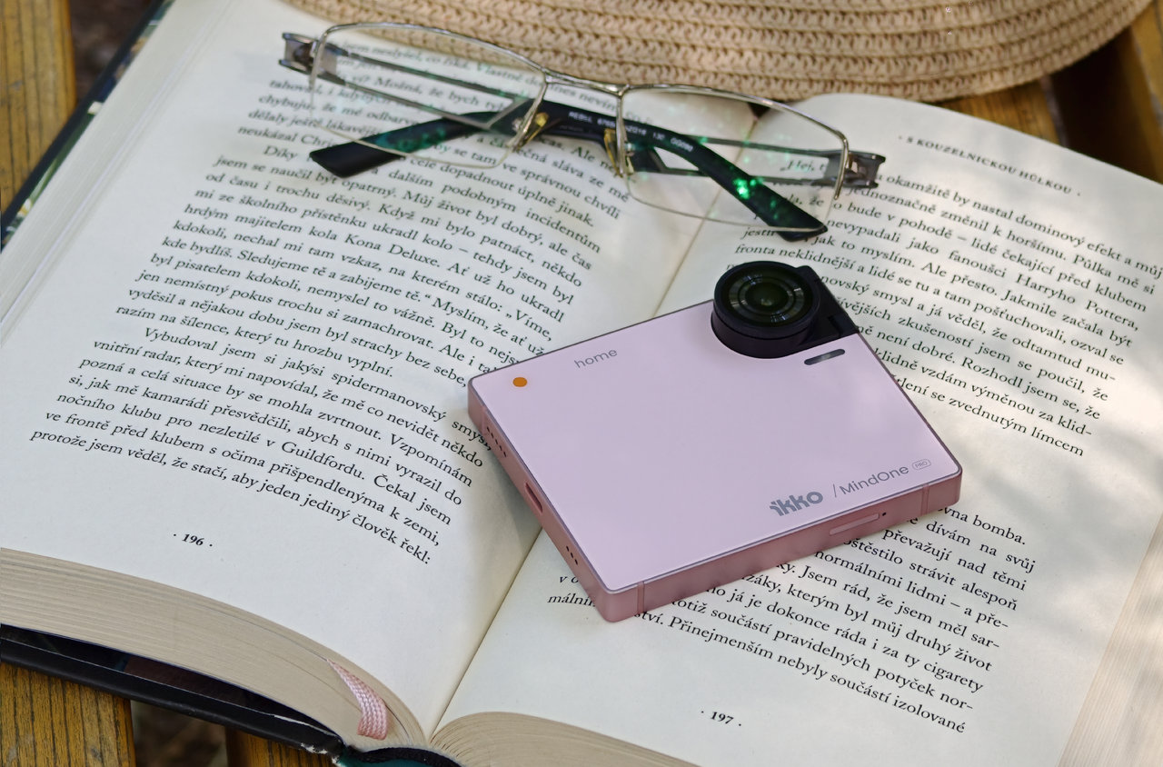 recenze novinky Mobilní telefon IKKO MindOne Pro, unikátní design